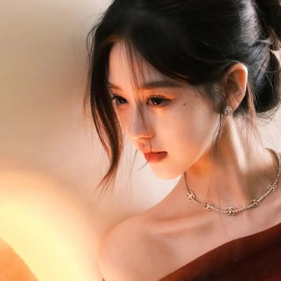 我是谁2011封面